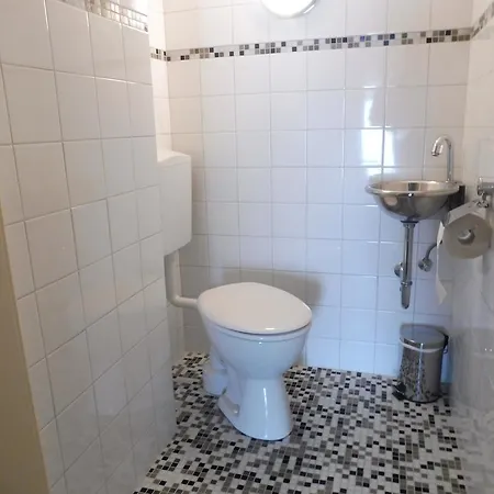 Althaus بيت ضيافة 4*